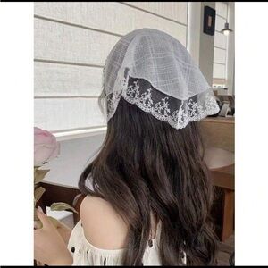 ✨ Cream Vintage Lace Headscarf NWT